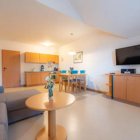 Duenenpark - Klassik Mit 1 Schlafzimmer Und Balkon Im Dachgeschoss 160 Binz
